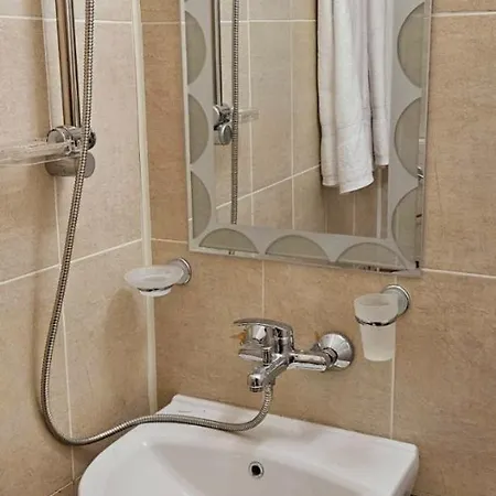 Ξενοδοχείο με διαμερίσματα Helena