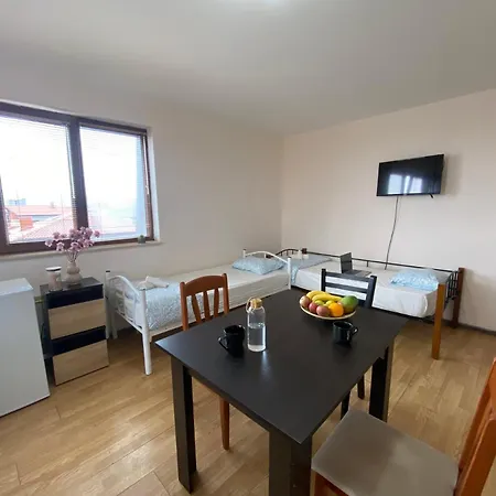 Helena Ξενοδοχείο με διαμερίσματα Kostinbrod