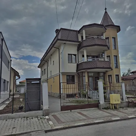 Ξενοδοχείο με διαμερίσματα Helena *